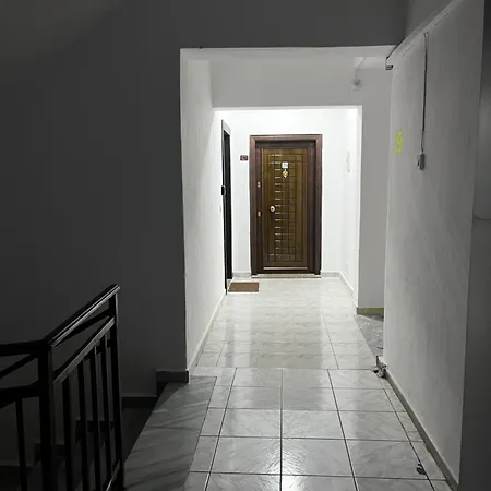 Family Adventure At Pazar アパート ティラナ